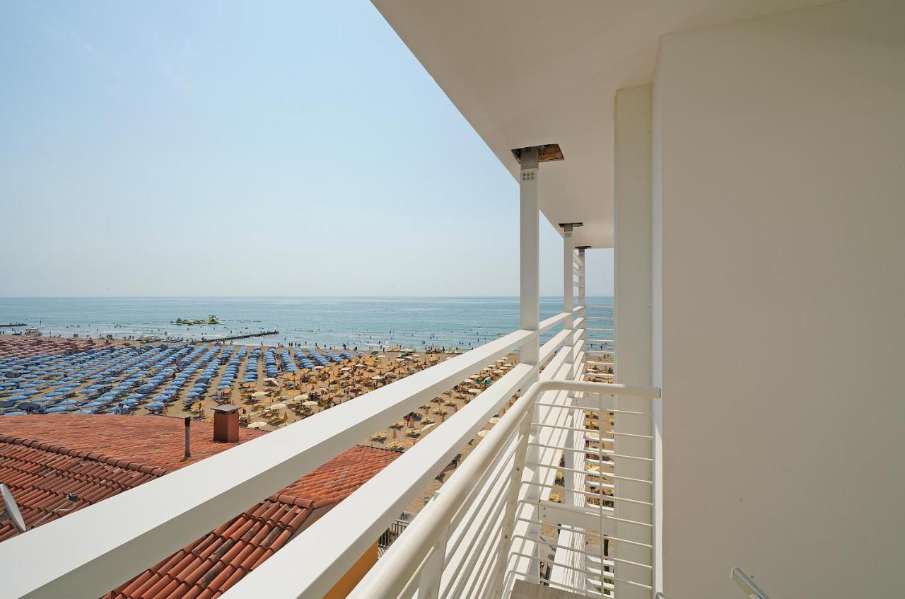 Hotel Strand A Frontemare Jesolo Extérieur photo