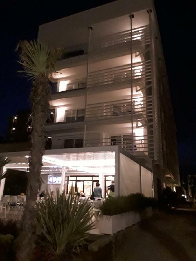 Hotel Strand A Frontemare Jesolo Extérieur photo